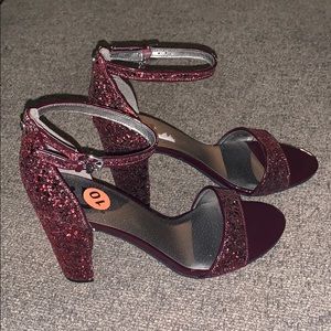 GUESS Sparkly Maroon Ankle Strap Sandals BRAND NEW